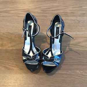 Black platform sandal with white detail sz 7